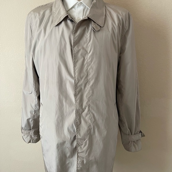 Beautiful Tahari Tech James Bond raincoat - Picture 2 of 12